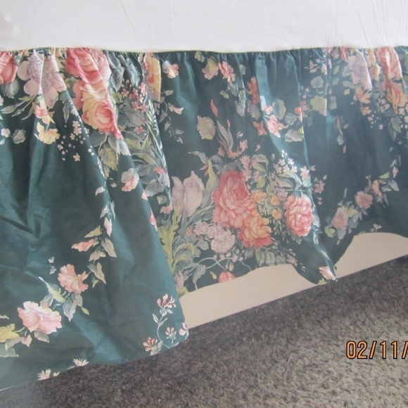 Mario Buatta Green Floral Sz Full Ruffle Bed Skirt Made in USA NWOT - Picture 2 of 5
